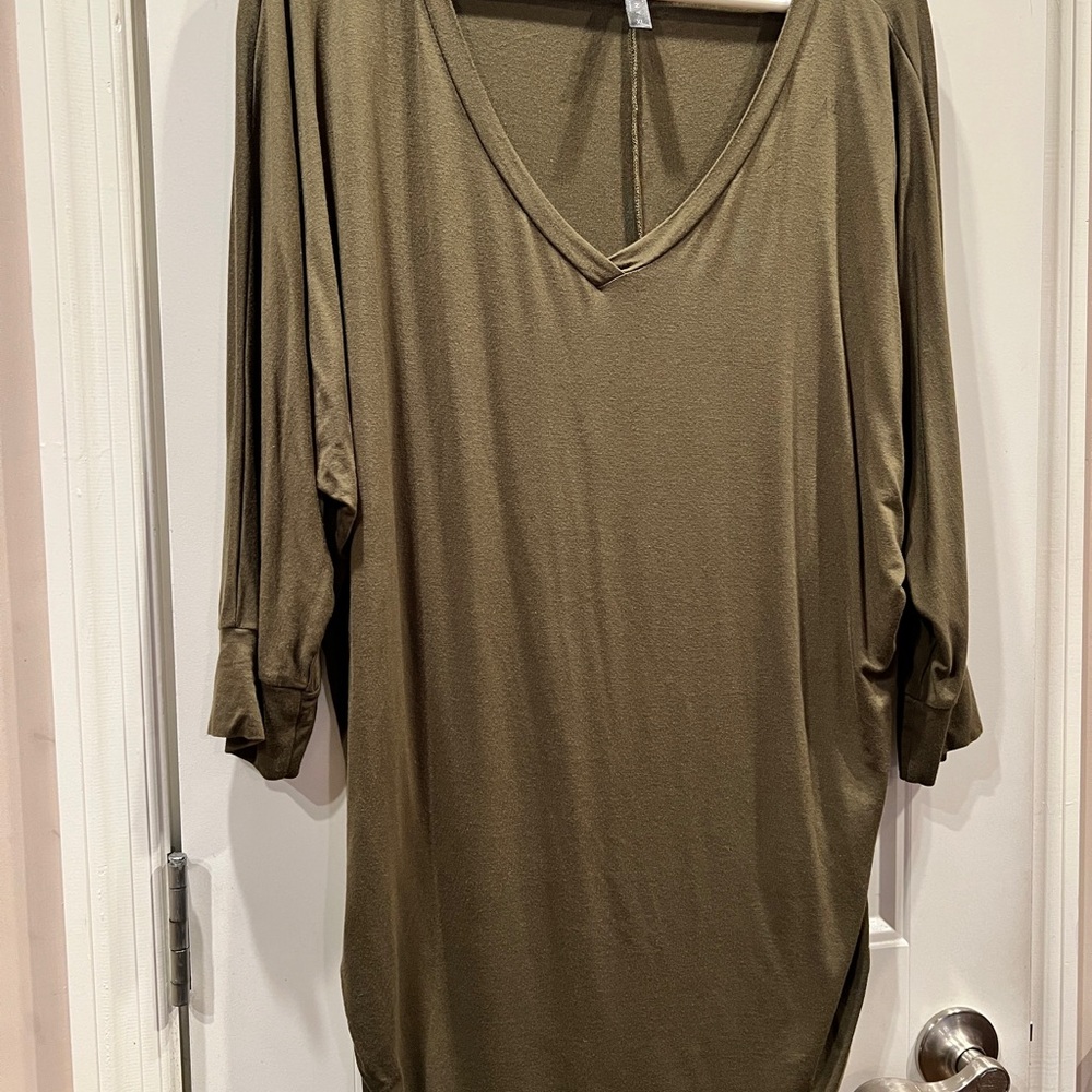 By Johnny Green Oversized Tunic with Side Ruching Sz XL - Picture 2 of 4